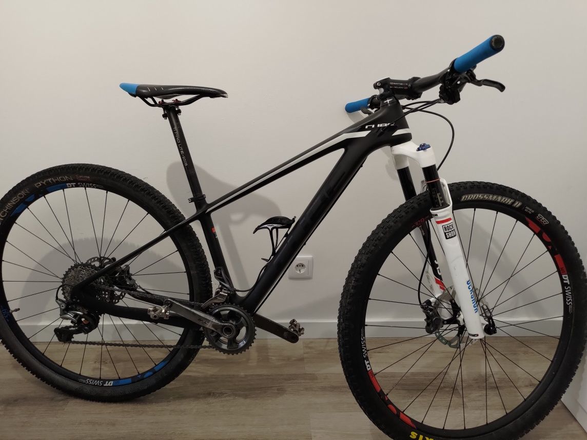 Cube elite carbono 29 S 15''