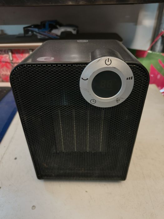 Aquecedor ventilador cerâmico com rotação digital