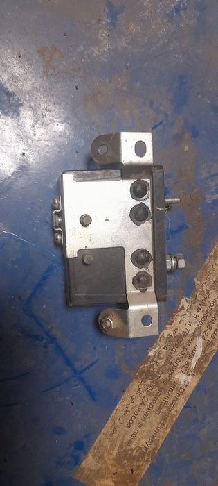 реле-регулятор напряжения или реле зарядки юмз