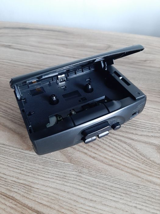 SONY WALKMAN WM-FX23_MEGA BASS radio /nowe paski.