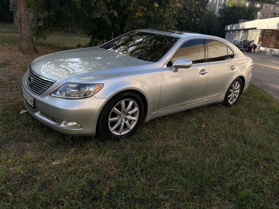 Продам Lexus ls460