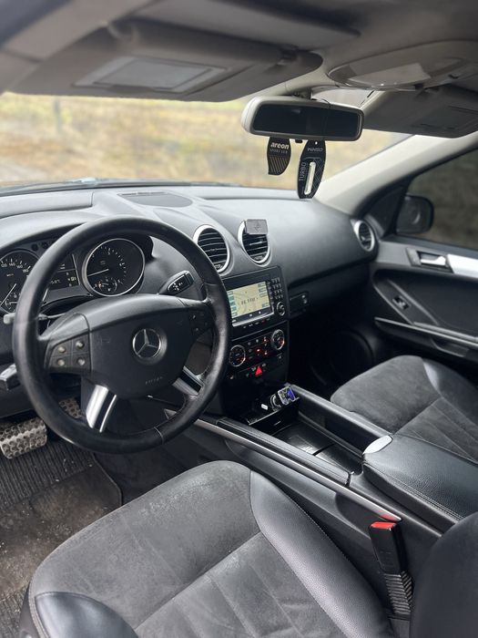 Mercedes-Benz ML 320