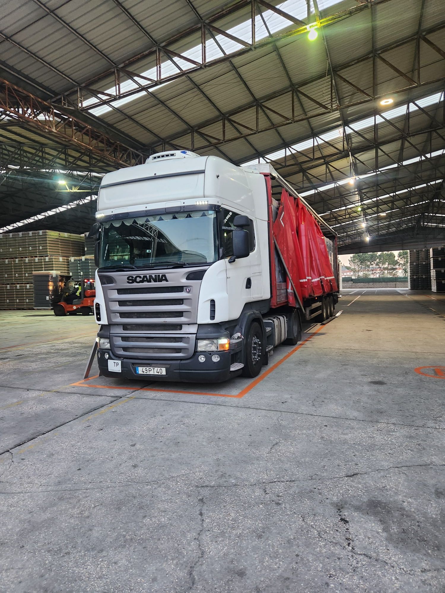 Scania R480 semi automática com retarder