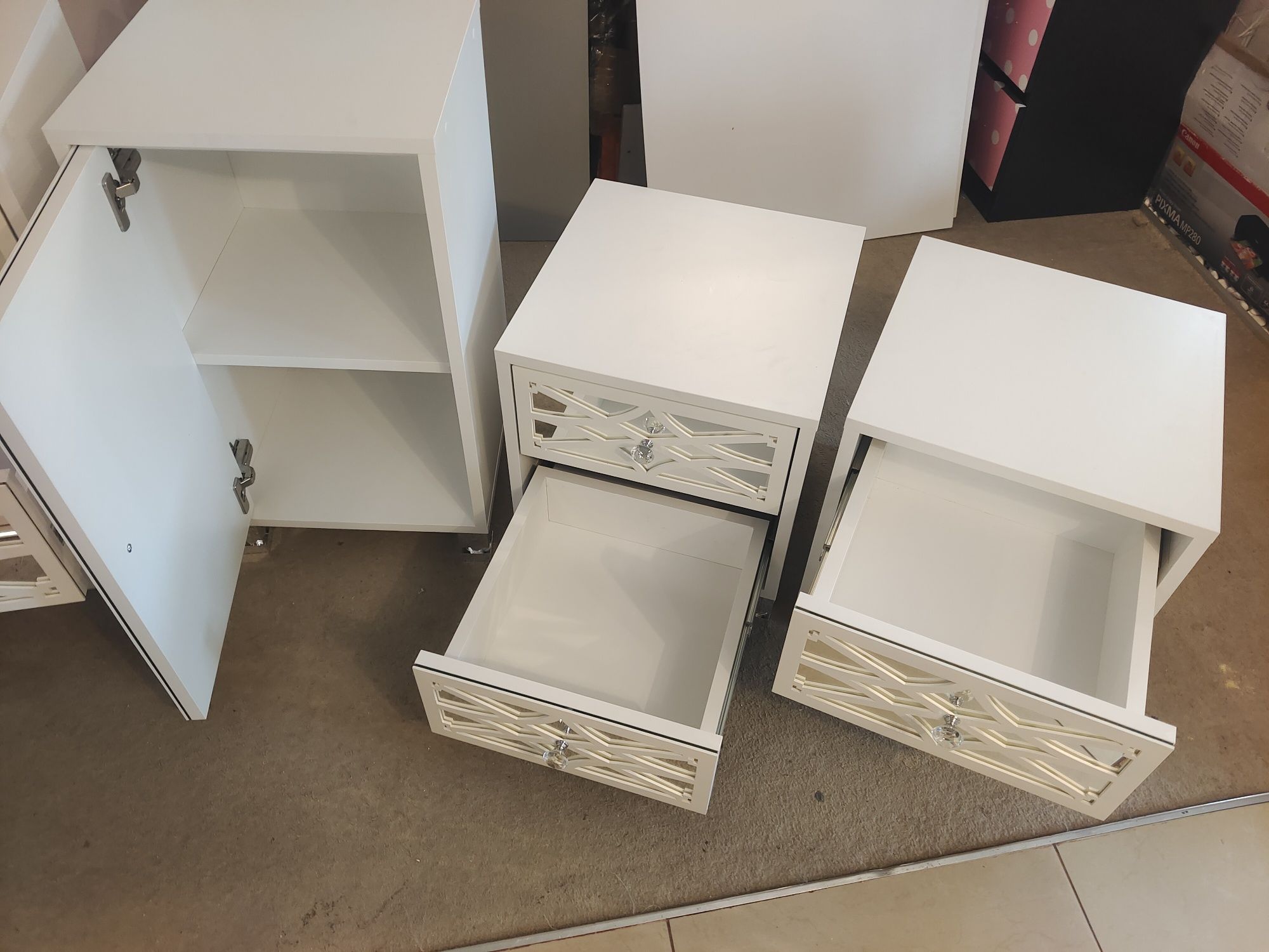 Zestaw 4 mebli do sypialni, salonu, lustra,ornamenty