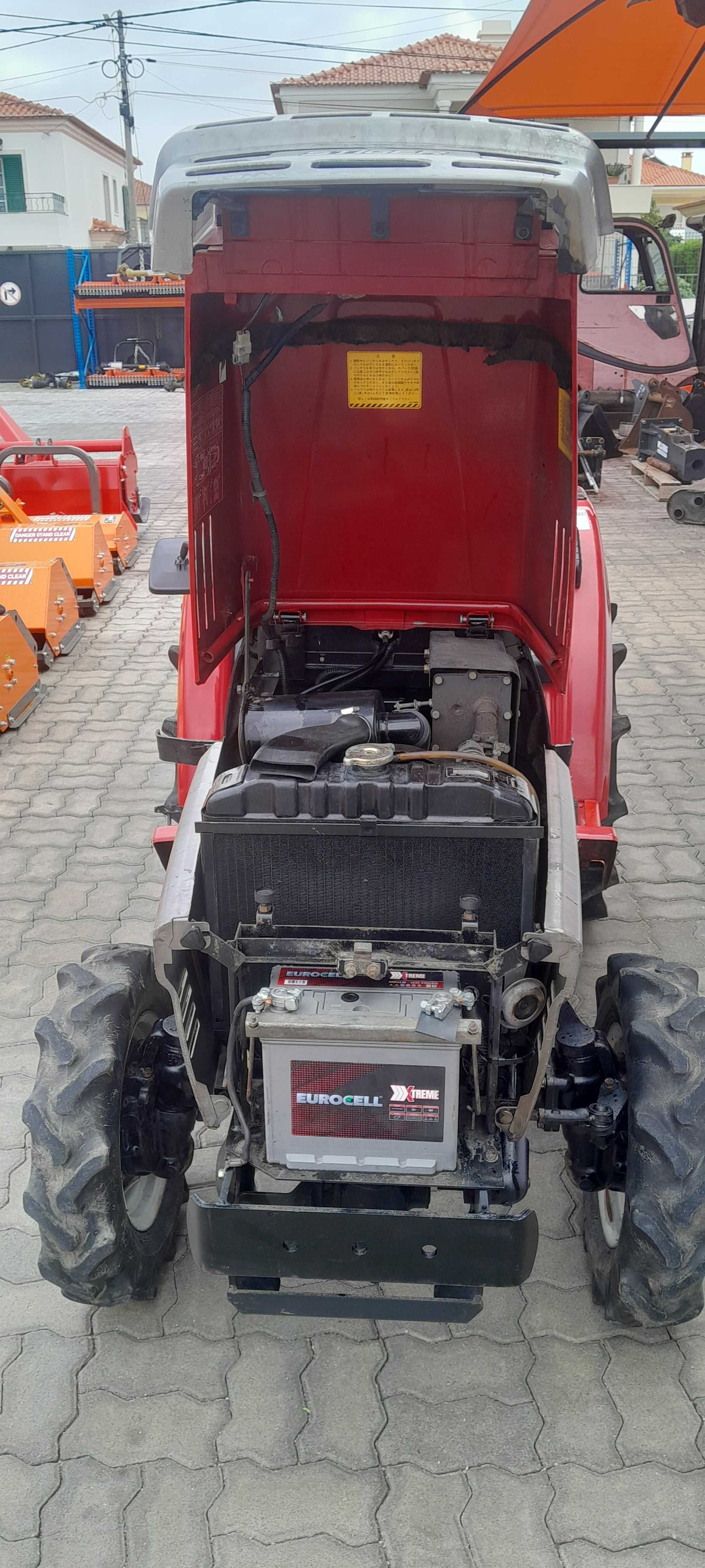 Shibaura P155, 4x4 3 cilindros