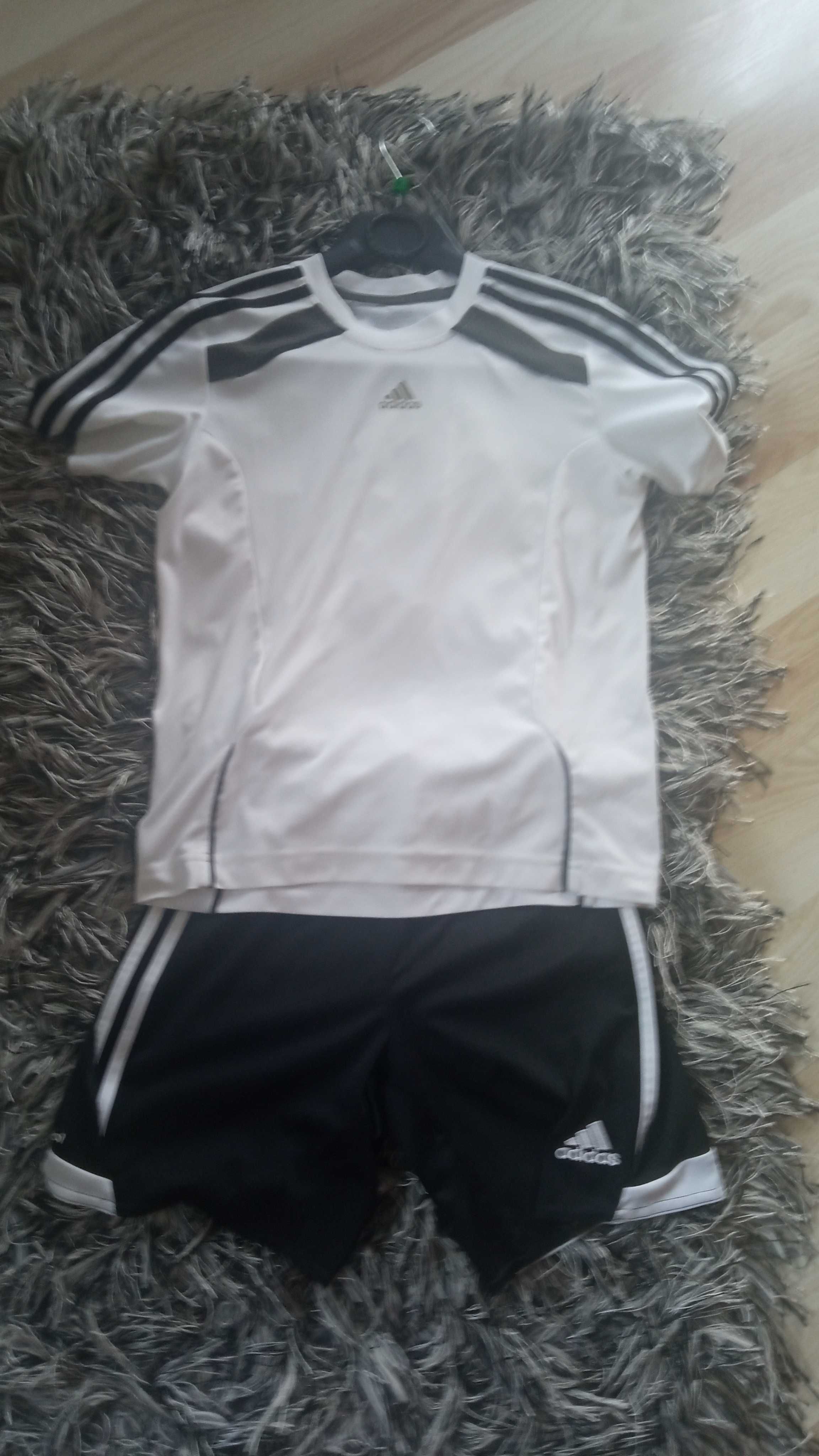 Strój sportowy adidas