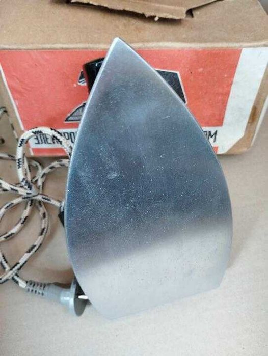 Праска (электроутюг) виробництва урср, легка. УТ1000-1.2.220