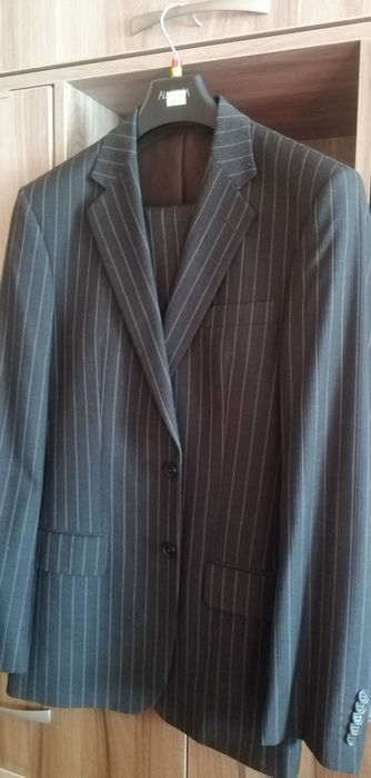 Czarny garnitur polskiej produkcji