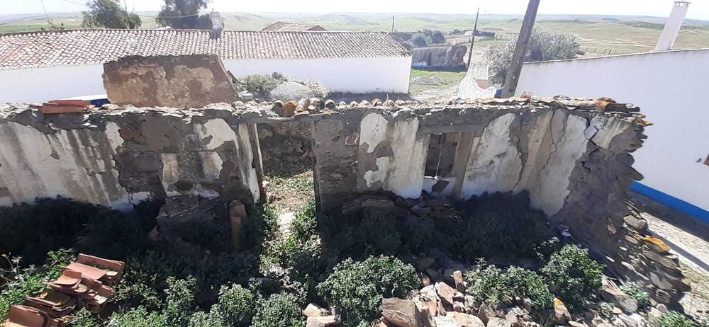 Ruína com 70 m² em Monte das Sorrais (Castro Verde)