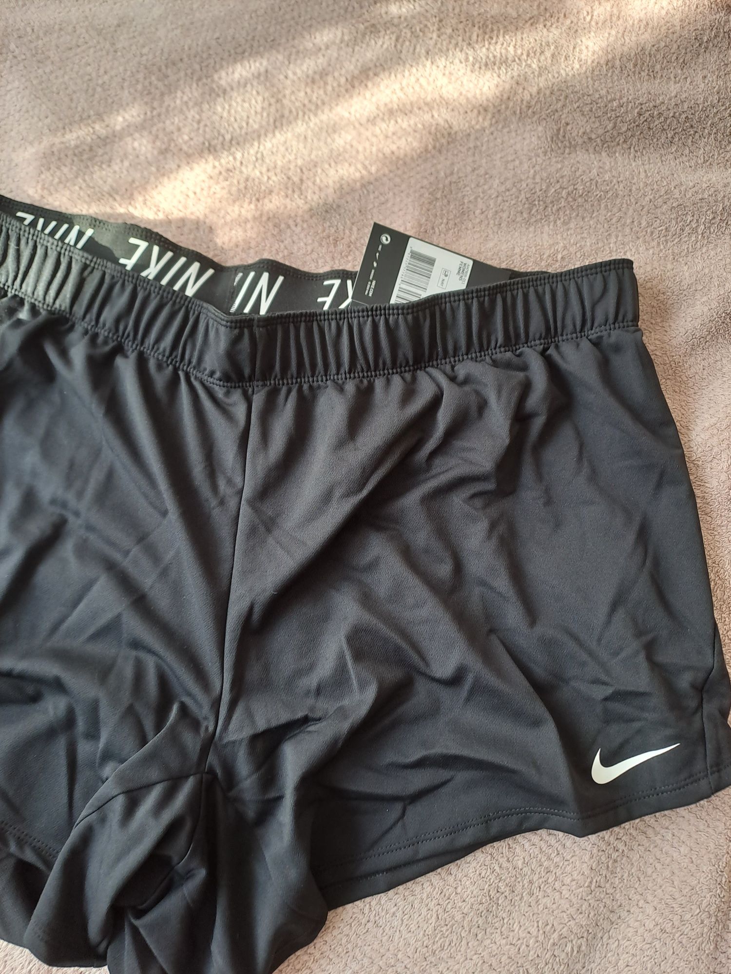 Nowe damskie spodenki szorty Nike, rozmiar XXL- XXXL