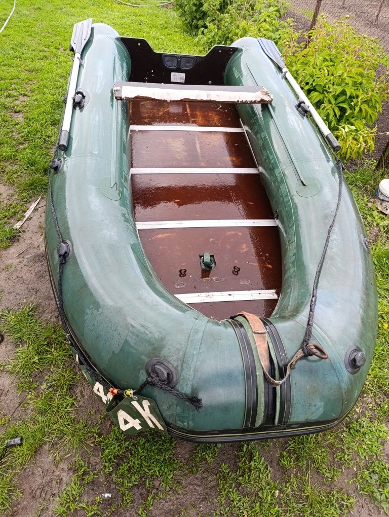 Лодка navigator 330