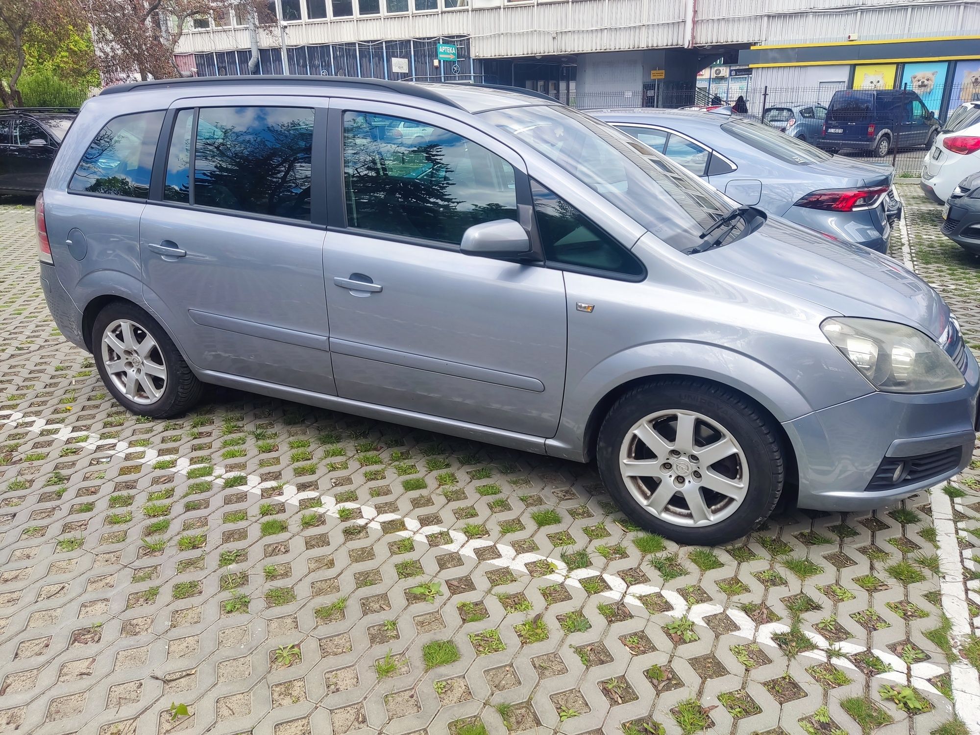 Sprzedam Opel Zafira B 1.9CDTI 120KM/88 kw automat