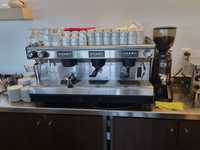 Máquina de café Rancilio 3 grupos mais moinho