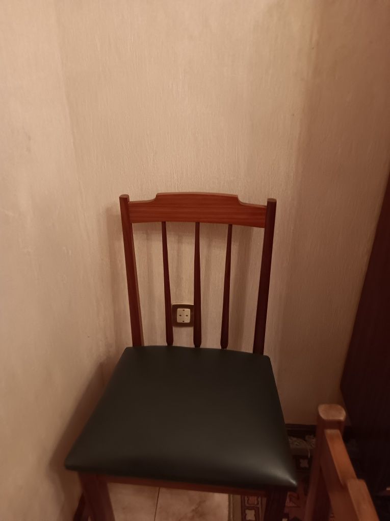 Mobília de sala de jantar como nova