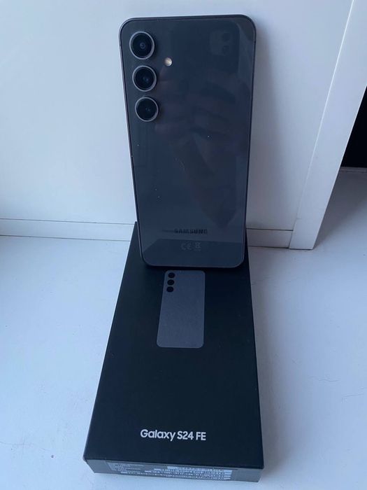 Продам Samsung S24 FE