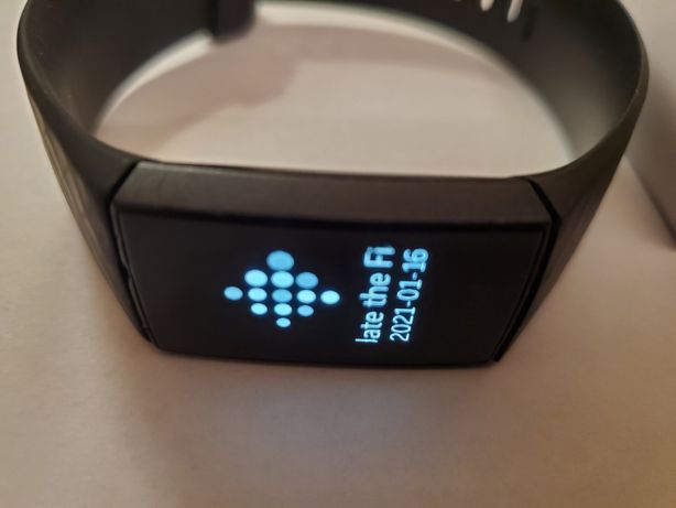 Fitbit Charge 4 smartband okazja, gwarancja