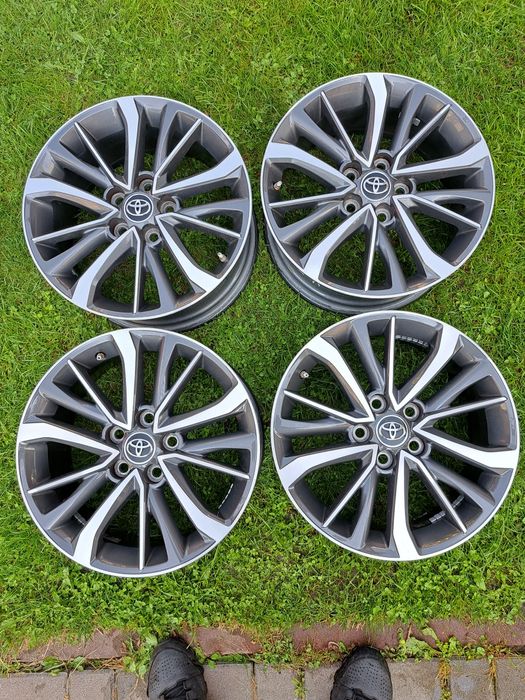 Felgi aluminiowe Toyota Corolla Avensis 5x114,3 17cali z czujnikami