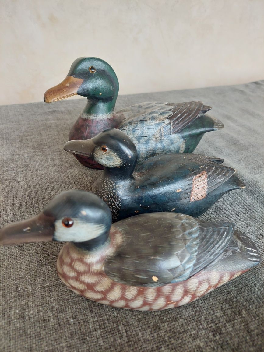 Conjunto de patos de madeira vintage
