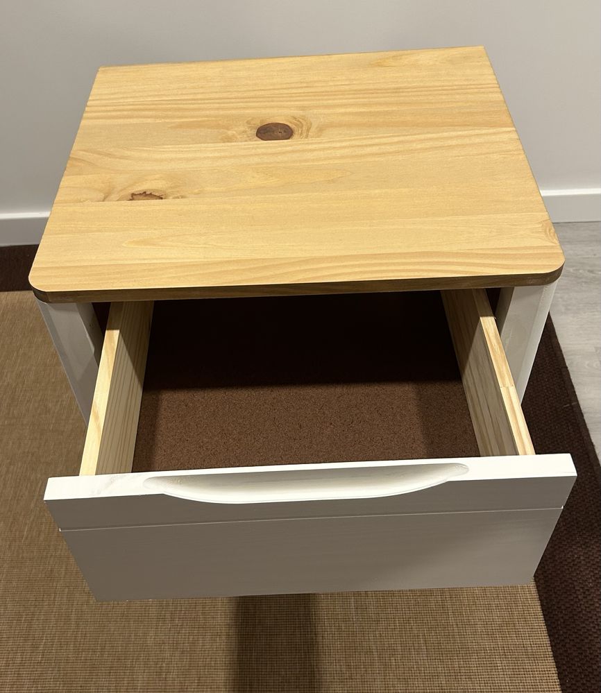 Mesa de cabeceira