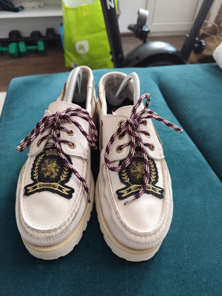 Mokasyny damskie Tommy Hilfiger 42 /26.5 kremowe