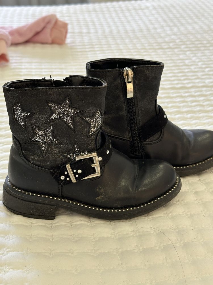 Botas para menina n25 em bom estado!