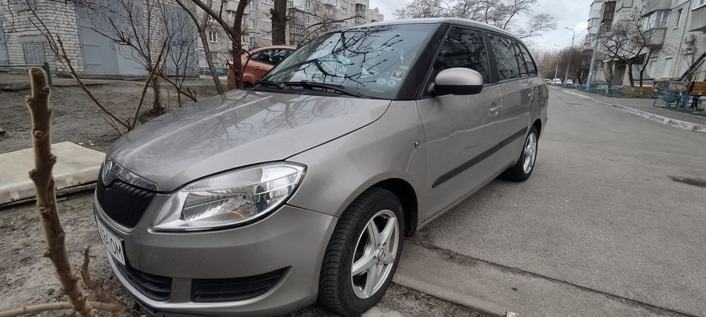 Продам Шкода фабія 2010