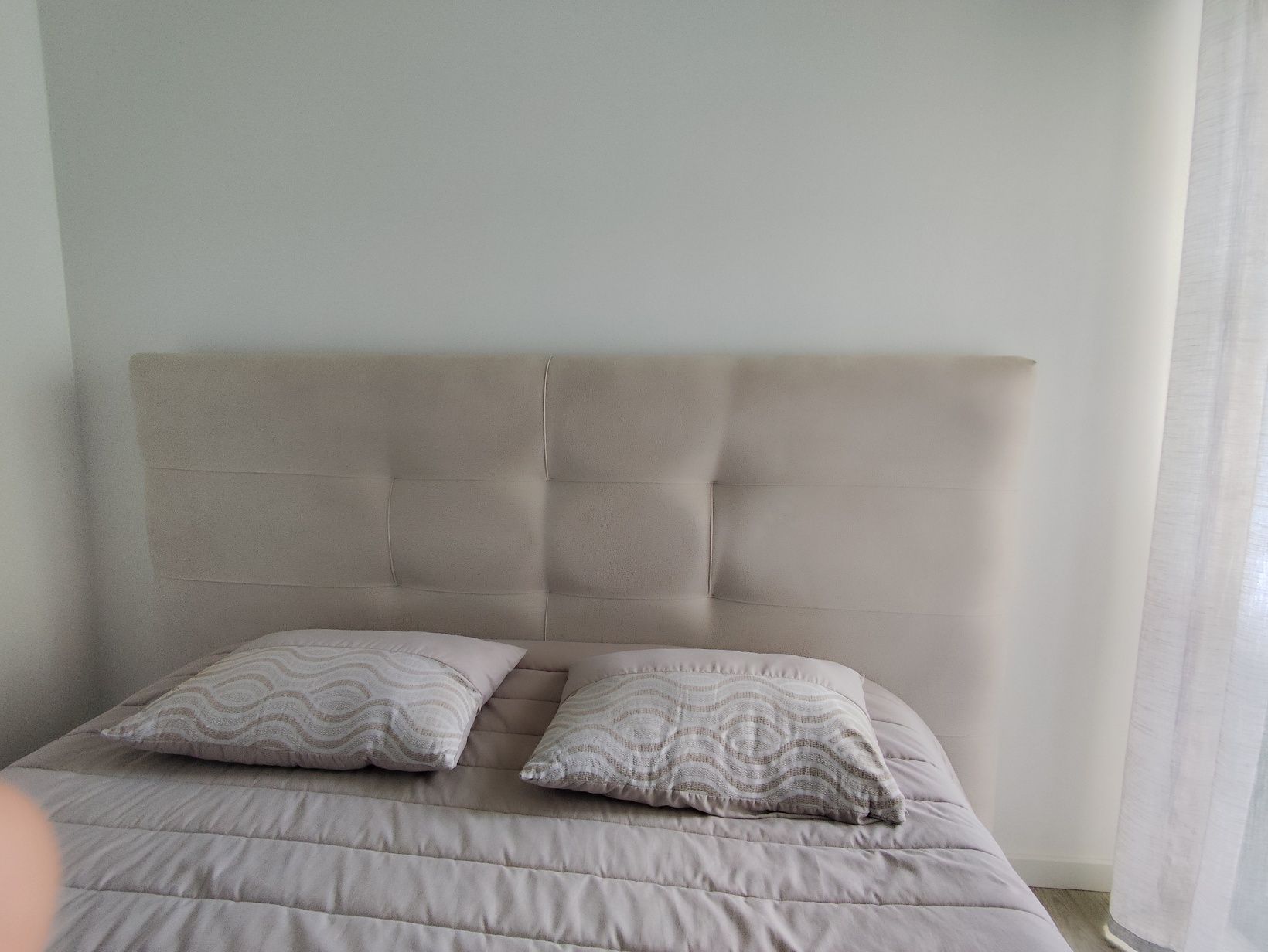 Cabeceira cama creme em veludo 2,00*1,20