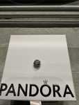 Charms Pandora Essence
