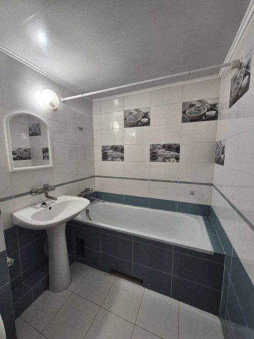 продам двокімнатну квартиру біля   парку "Софіївка"