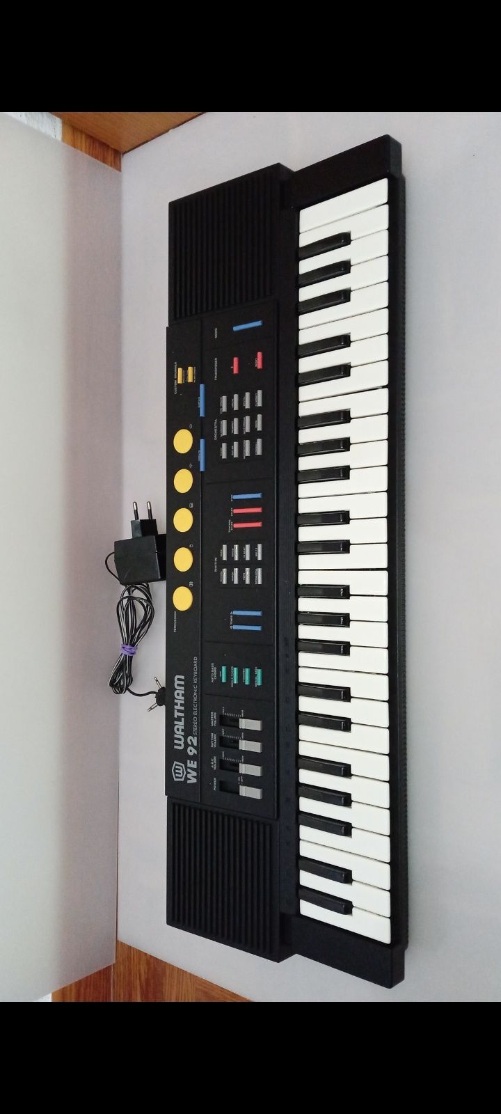 Órgão/Teclado Eletrônico Waltham WE 92 + Carregador