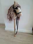 Hobby horse koń wraz z akcesoriami