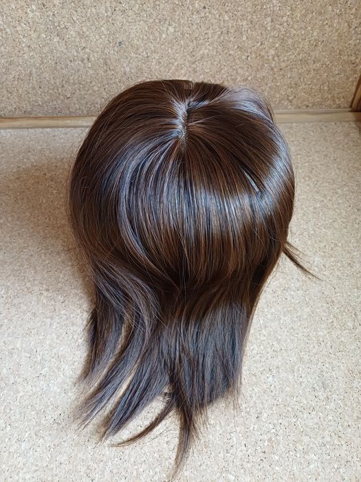 Extensão / topper de cabelo.
Cerca de 35 cm.
Sintético natural.