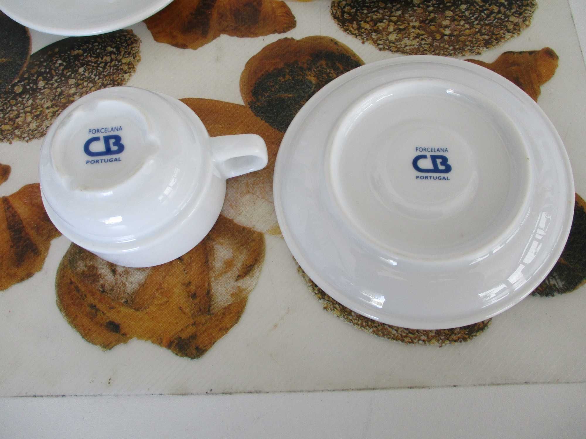 CB Porcelana Conjunto 6 chávenas brancas de café + 6 pires, como novos