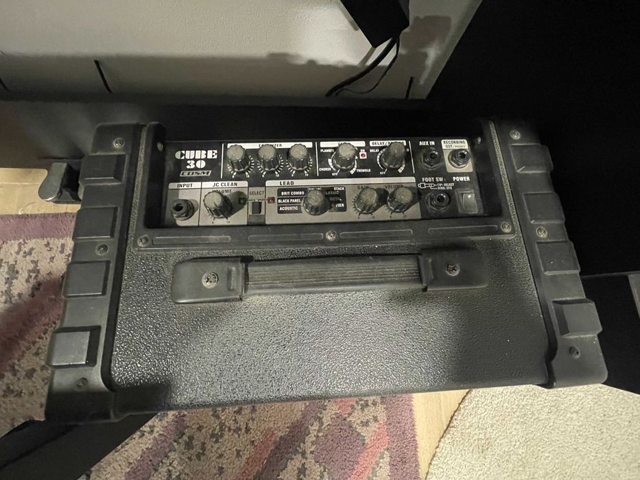Amplificador Guitarra Roland Cube 30