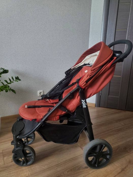 Коляска прогулянкова