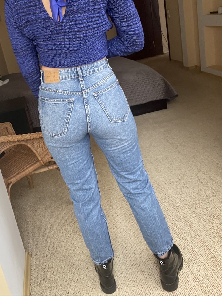 Джинси MOM (Bershka)