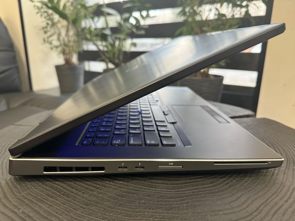 Робоча мобілна станція DELL 7730 i9-8950HK 2.90GHz 32Gb Ram 17.3"