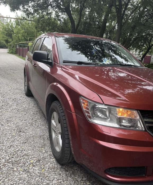 Автомобіль додж джорні