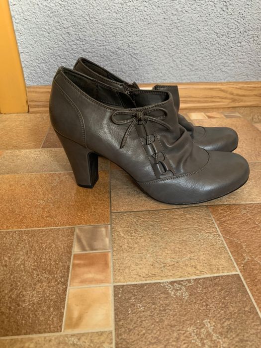 Nowe buty na obcasie