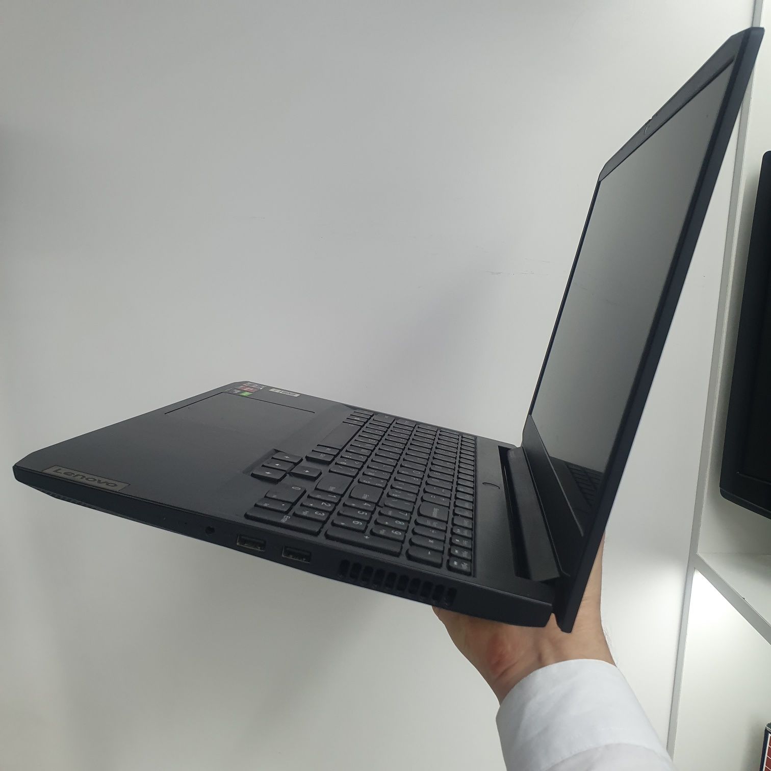 Ноутбук Lenovo IdeaPad Gaming 3 15ACH6