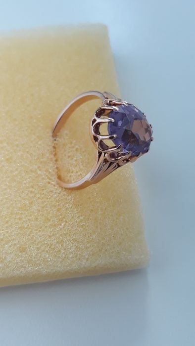 Sprzedam ładny pierścionek damski