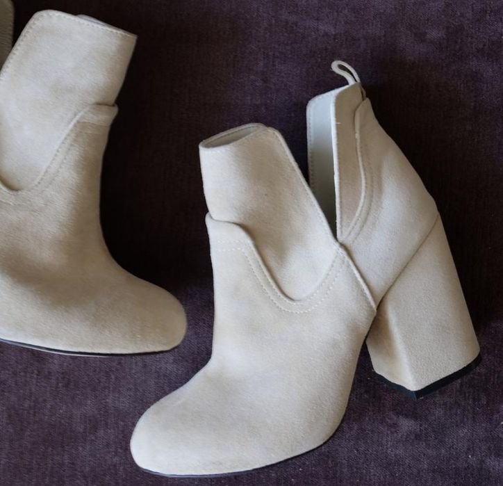 стильні ботильйони з натуральної замші