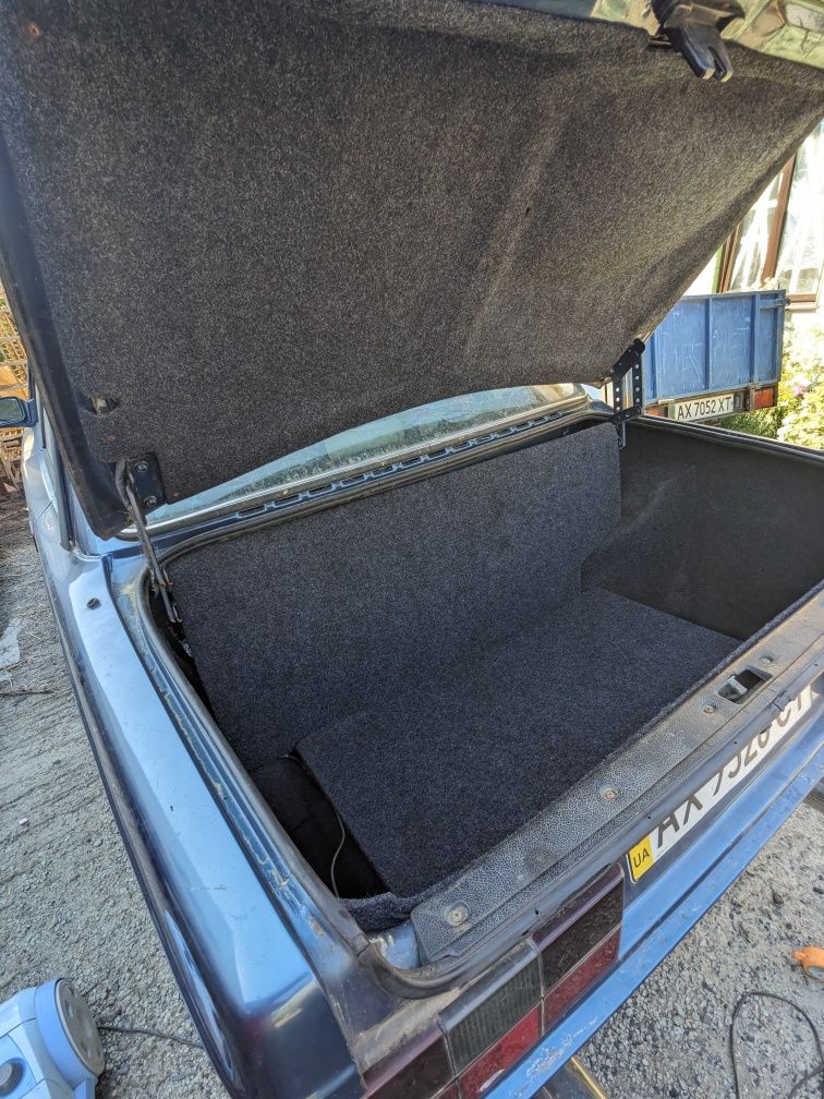 Volvo 244 GLE инжектор 1989год, оцинкованный кузов,шумоизоляция, газ,