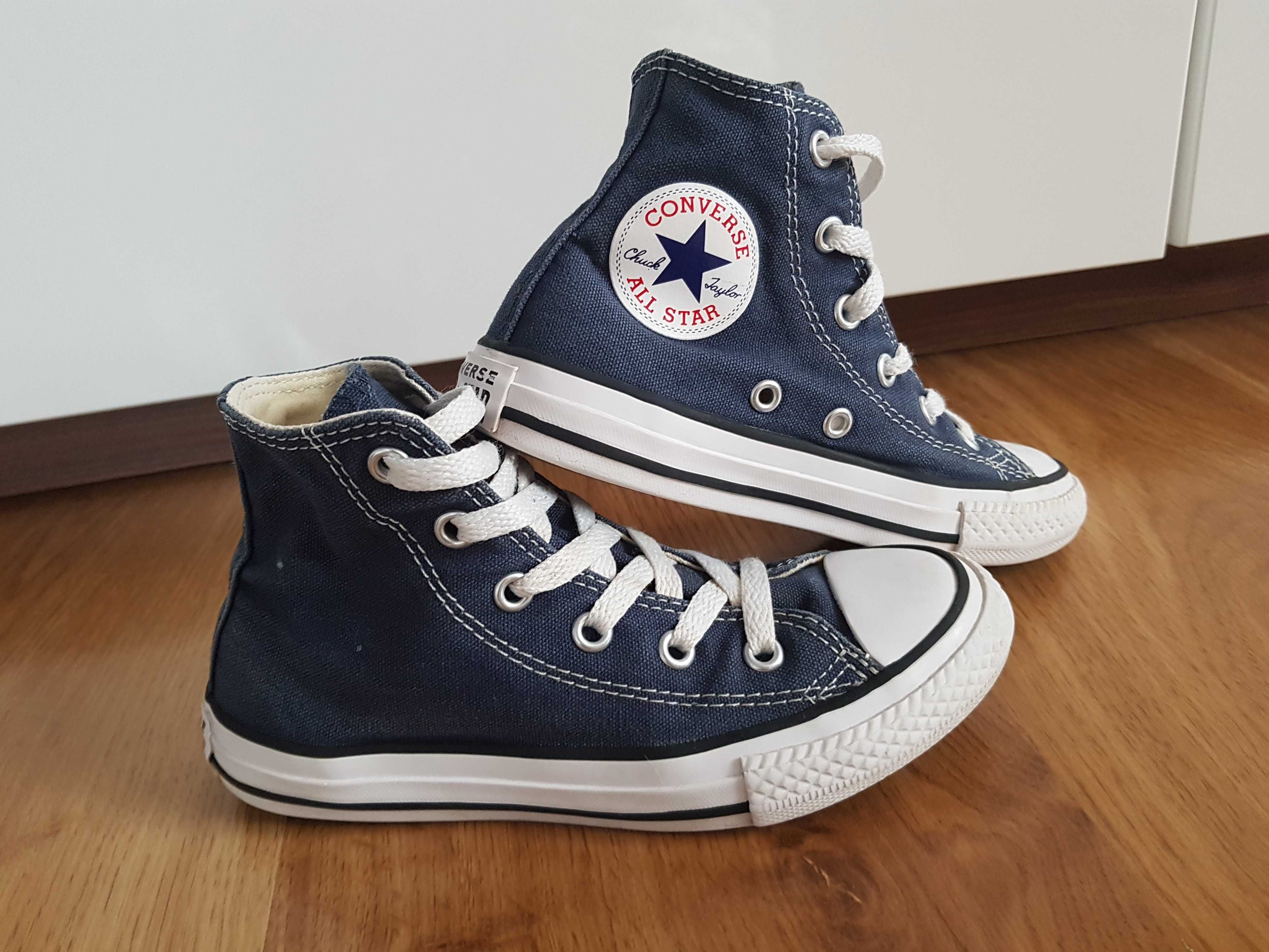 Granatowe wyższe trampki Converse 30