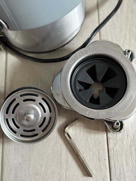 Подрібнювач харчових відходів для кухонної раковини status premium 200