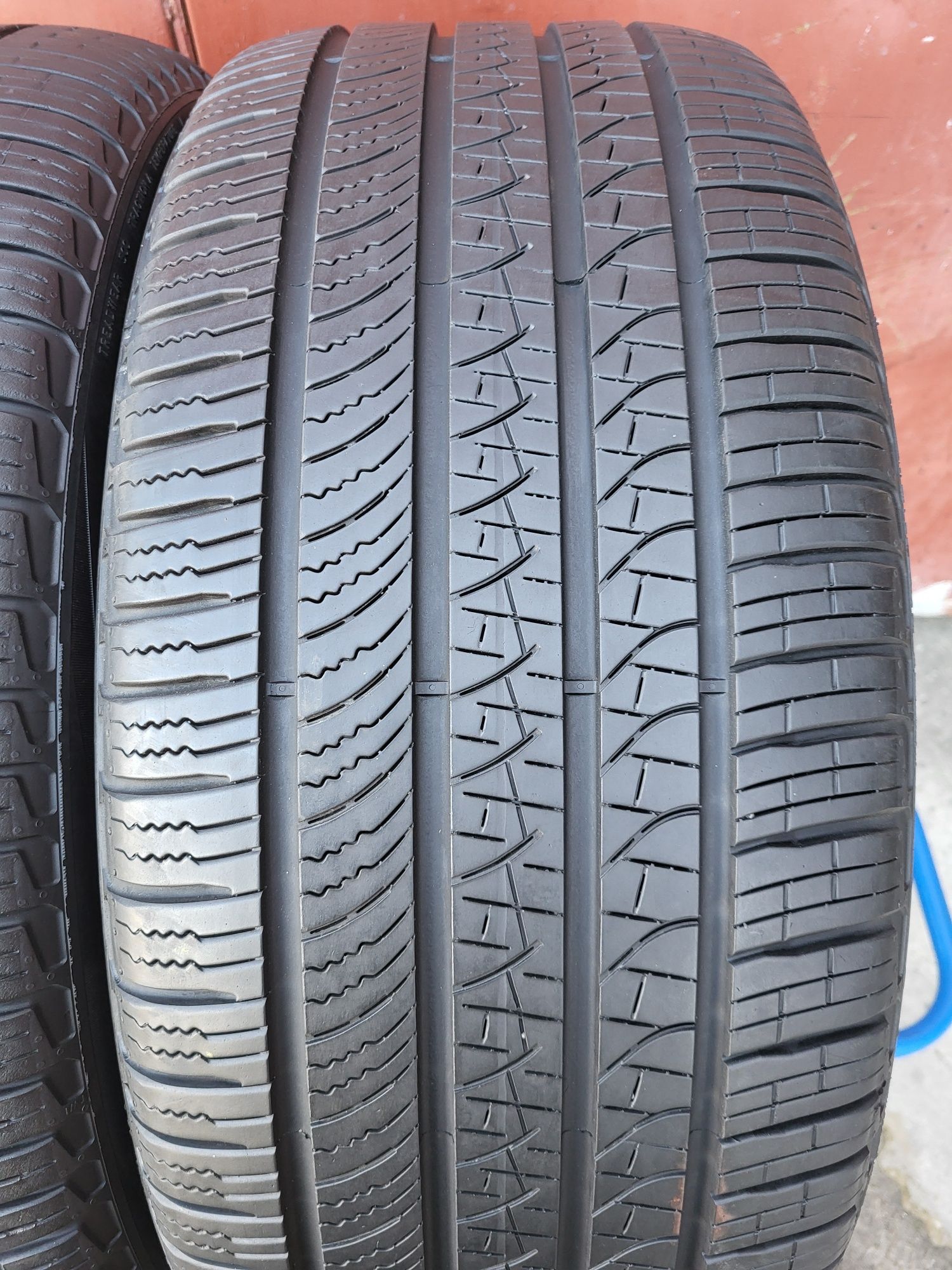 285/40/23 R23 Pirelli Scorpion ZERO 2шт ціна за 1шт шини