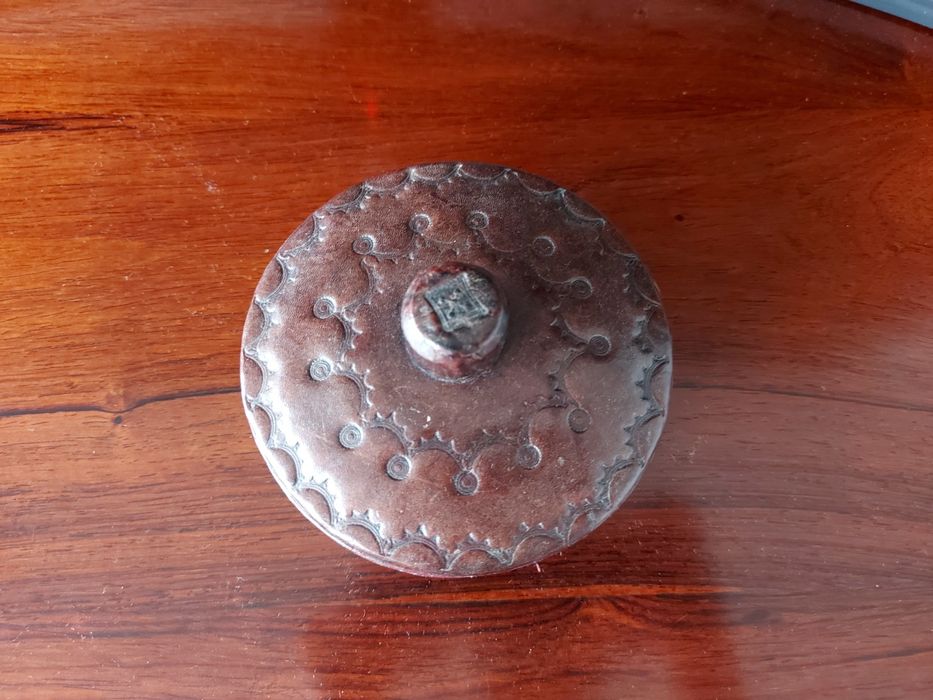 Caixa decorativa em pele, artesanato