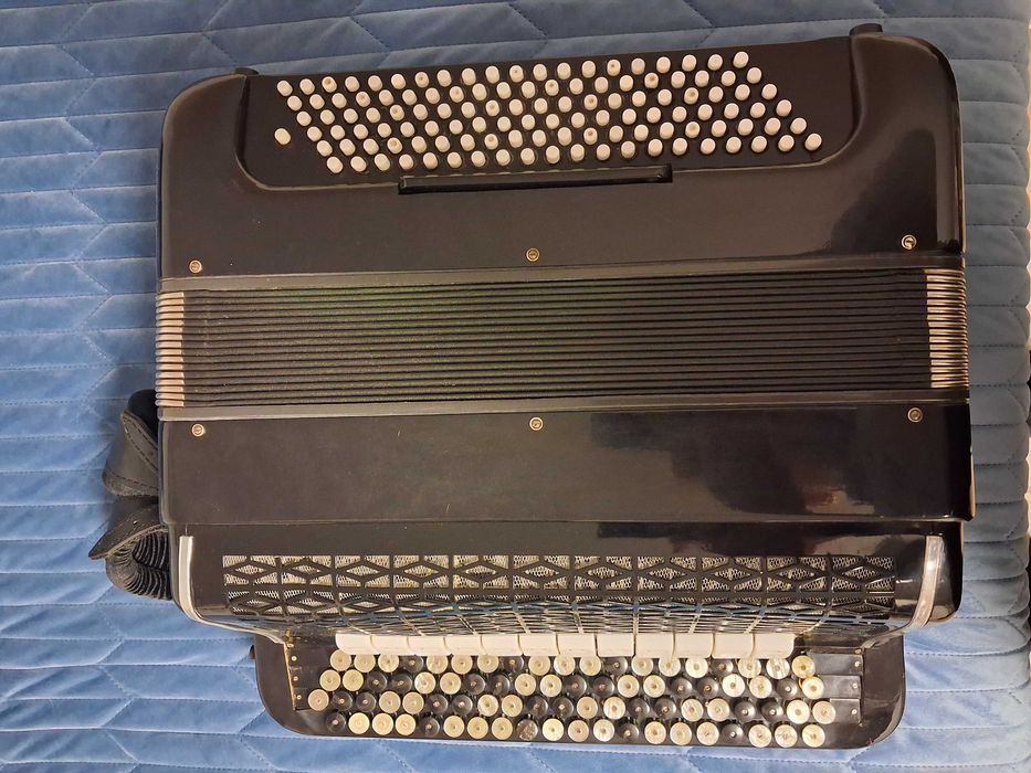 Akordeon Bajan guzikowy z konwerterem