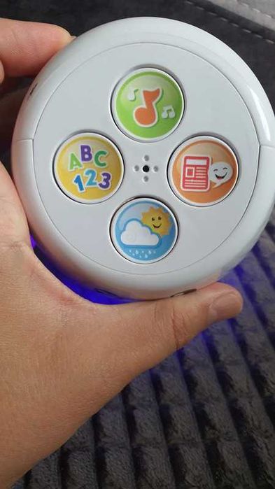 Zestaw Fisher price inteligentny głosniczek malucha + bębenek + gratis