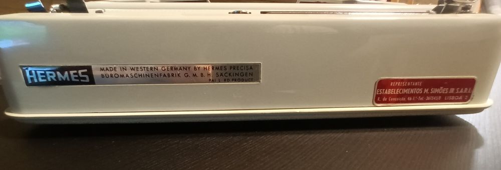 Máquina de escrever Hermes Baby